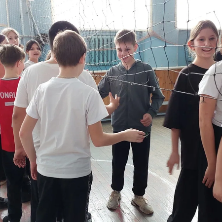 Наш Школьный спортивный клуб "Интер" проводит соревнования по пионерболу среди 5-6 классов!